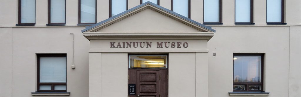 Kainuun Museon sisäänkäynti